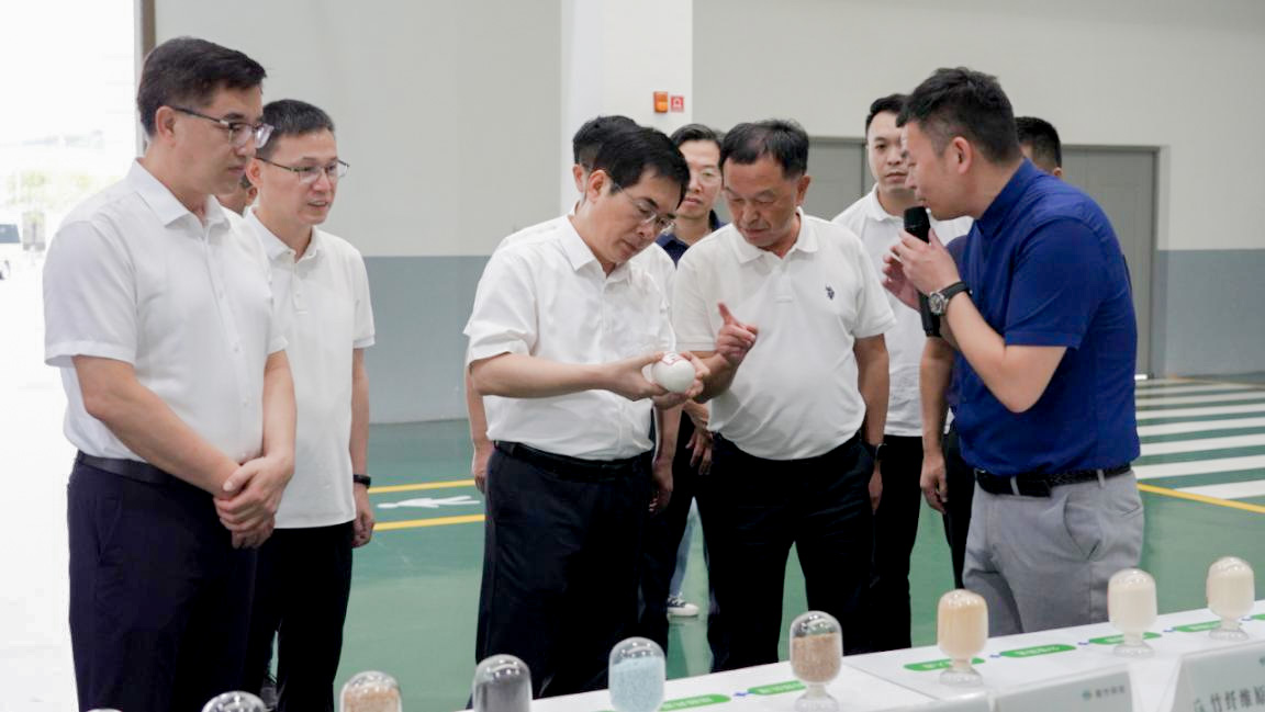 福建省林業(yè)局領(lǐng)導(dǎo)赴漳州、泉州調(diào)研 以新材料技術(shù)推廣服務(wù)助推林業(yè)新質(zhì)生產(chǎn)力發(fā)展